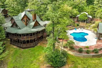 Mountain Pooladise | Blue Ridge, Ga