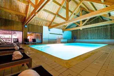 Image de Appart proche de la navette + accès piscine