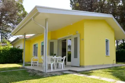 Image de Confort moderne dans une villa classique avec jardin à Bibione Pineda