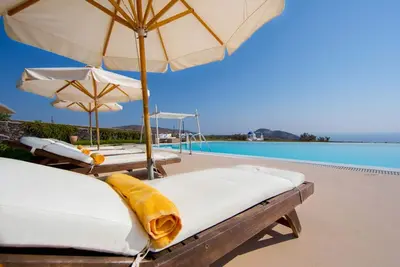 Image de Villa à Fira avec 5 chambres à coucher, 10 couchages
