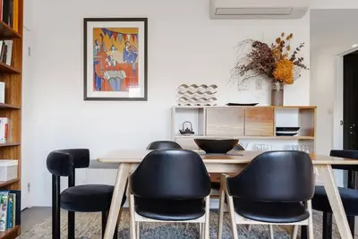 Image de StayCentral - The Park@Port Melbourne - Pickles St, Port Melbourne - 2 bedrooms, 2 Beds, 1 Bathroom and 1 secure park + additional parking