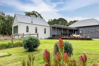 Image de The Old Church | Fireplace | Pets | Wineries