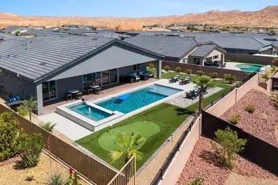 Image de Soak and Swim Mountain Views by J and Amy 992400