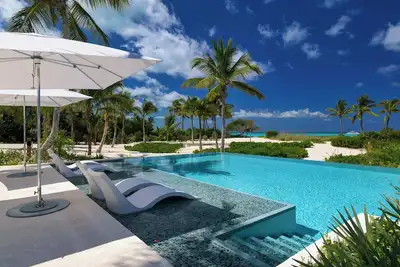Image de Sea Breeze Estate in Providenciales by Personal Villas - A Peaceful Retreat