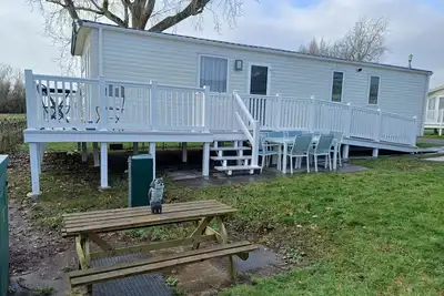 Image de Bird of Paradise - Lovely modern dog friendly caravan at Rockley Park, Poole