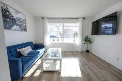 Image de Full Home | Stocked Kitchen | Fast Wifi | Smart Tv