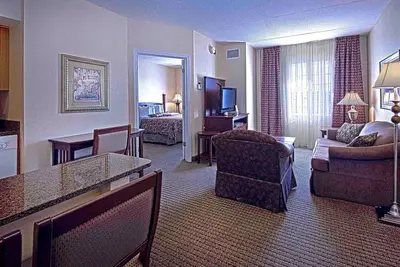 Image de Equipped Suite Near Hamilton Place Mall | Indoor Pool + Gym Access