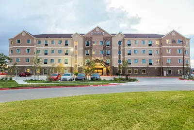 Image de Free Breakfast + 24 Hour Business Center + Heated Pool | Close to University of Texas