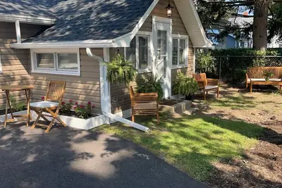 Image de Charming 1-bedroom bungalow in Irondequoit with Water Views and Access!