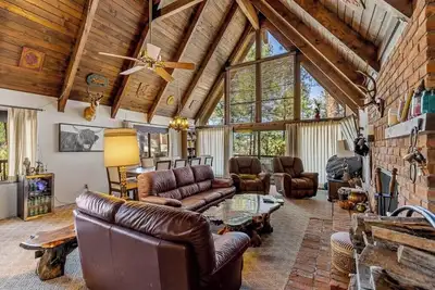 Image de Rustic A-Frame Private Cabin Getaway in Munds Park