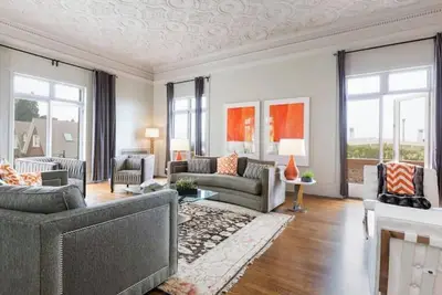 Image de 6 Bedroom Upper East Estate