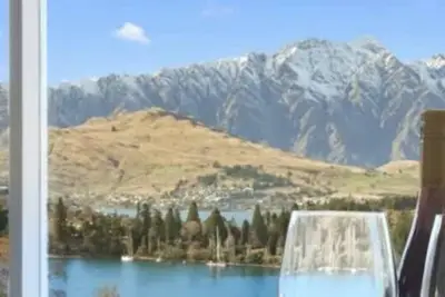 Image de Queenstown escape: A comfy apartment on Shotover Street.