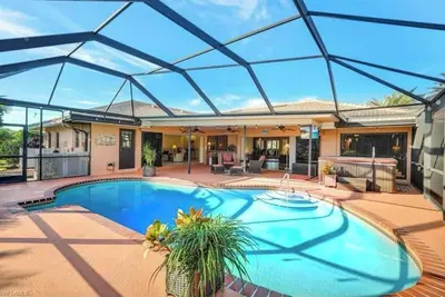 Image de Beautiful 3 Bdr House with Private Pool in Bonita Springs gated Spanish Wells