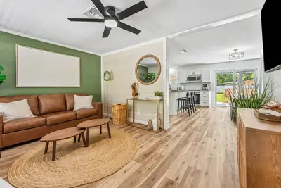 Image de Charming 3Bed House in Crystal River, 5 min to Boat ramp Sleeps 8