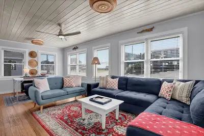 Image de Ocean View-Pet Friendly- 1min walk to beach-sleeps 6