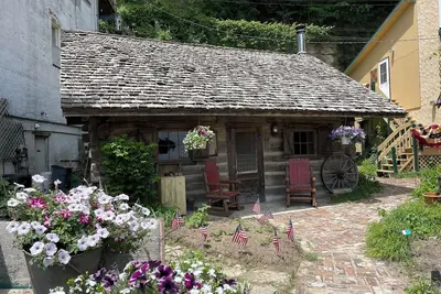 Historic Sadie's Log Cabin