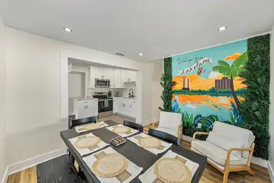 Image de Clementine Cottage- 3bd/1ba- Close to Seu, Fsc