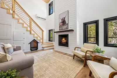Dolly's Mountain Retreat | Brand New