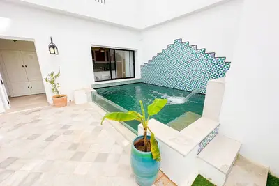 Image de Villa Poseidon: piscine et bord de mer à Hammamet