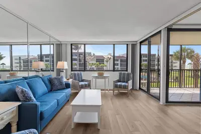 Image de Relax & Unwind in Style – 2br Condo with Stunning Gulf Views!