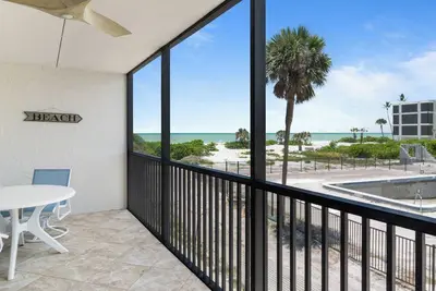 Image de Island Comfort Awaits – 2br Condo with Gulf Views & Room for 6!