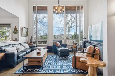 Image de New! Serene Architect-Designed Vermont Chalet