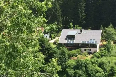 8\/9 person chalet in the middle of nature close to the skilift.
