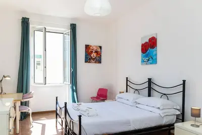 Image de Jenner appartement. Jenner appartementJenner appartementJenner appartementJenner. . .