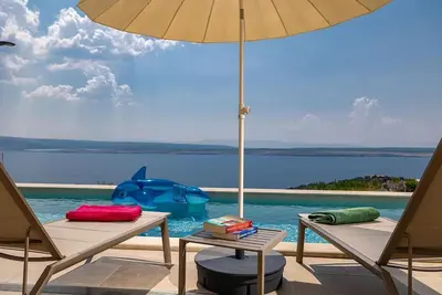 Image de Finca de rêve à seulement 480 mètres de la plage avec vue sur la mer, piscine privée, machine à laver