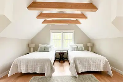 Stunning 4 Bdrm \/ 4 Bath House near Jenness Beach Rye Nh
