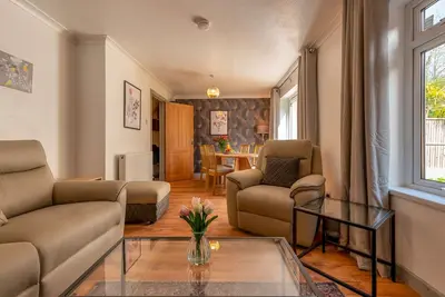 Image de Pass the Keys | Charming Home + Garden | Family-Friendly Telford