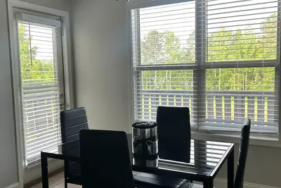 Image de Spacious 3 Story house near Atl with Balcony, Home Gym & More