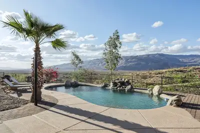 Image de The Grand Horizon; off-grid Az estate home with sparkling pool
