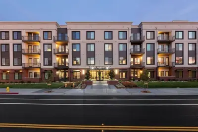 Image de Chic Urban Living w Pool & Fire Pit at 300 Railway