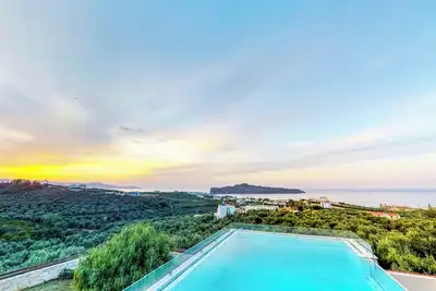 Image de 2' to Sandy Beach & Near Chania City / Family-Friendly Villa with Private Pool