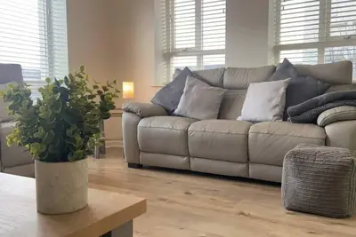 Image de Ebrington Apartment - Walk across the Peace Bridge to Derry City Centre!