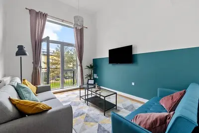 Image de Luxurious House | Sleeps 7 | 4 Beds | Free Parking