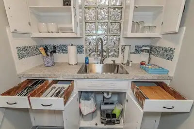 Image de City View Suite Unit #6 -2 Br 1ba in serene Fairport Harbor