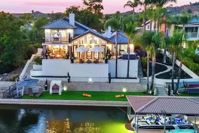 Image de Lake Front - Luxury - Views - Hot Tub