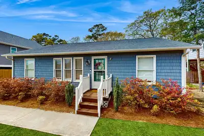 Image de Dog-friendly coastal home w/ enclosed yard close to beach and local attractions