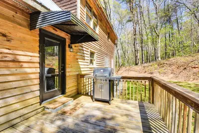 Image de Mtn-View Retreat w/ Covered Porch in Dahlonega!
