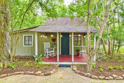 Image de Historic 1-bedroom Rustic Cottage, Walking Distance to Downtown Montgomery Texas