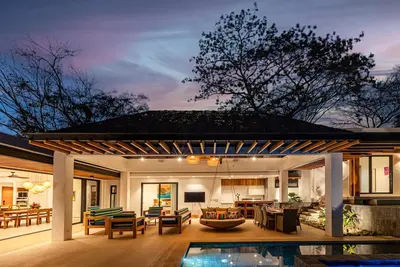 Image de Casa Alegría Grande: New 4br home w/ Pool, Jacuzzi & Outdoor Kitchen