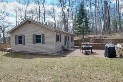 Image de Lake Nokomis Cozy 2-Bed Getaway for Couples, Families & Outdoor Enthusiasts