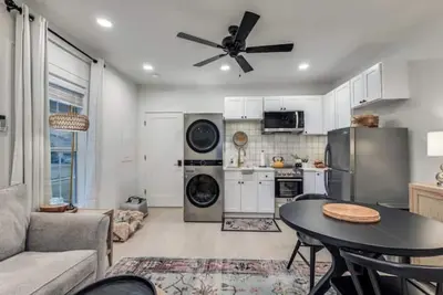 Image de The Vanderbilt Mansion Apt 5 Near Downtown and Twu