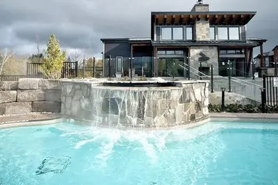 Image de Mountain House Penthouse level, 3 bedroom 2. 5 bathroom, Hot and warm pools.