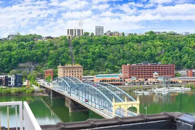 Image de Cozy City Views Apartment downtown perfect location with rooftop and gym