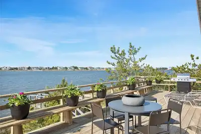 Image de Bespoke Bayfront A-Frame – 298 Dune Rd, Westhampton Beach