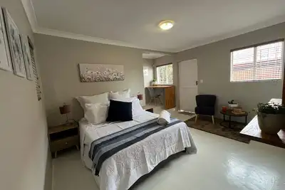 Image de Cozy private flatlet with kitchenette, private bathroom & Wifi in Pretoria East.