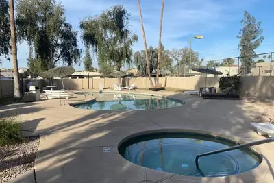 Image de Cozy Condo Mins to Asu Walk to Sloan Park